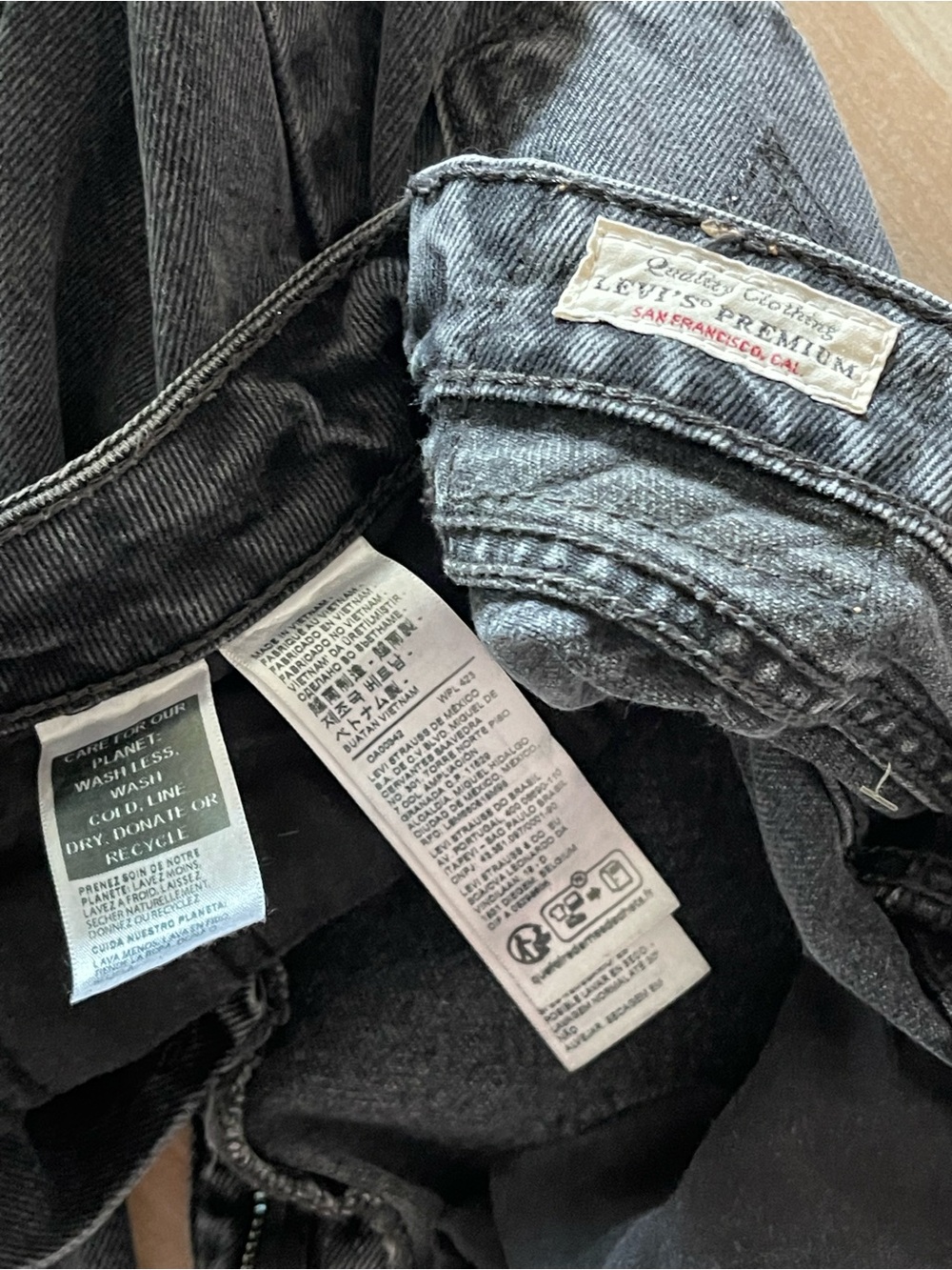 Levi’s Low Y2K Baggy Fit Jeans Size 24 Black Wash Wide Leg Denim Low Rise - Picture 7 of 14